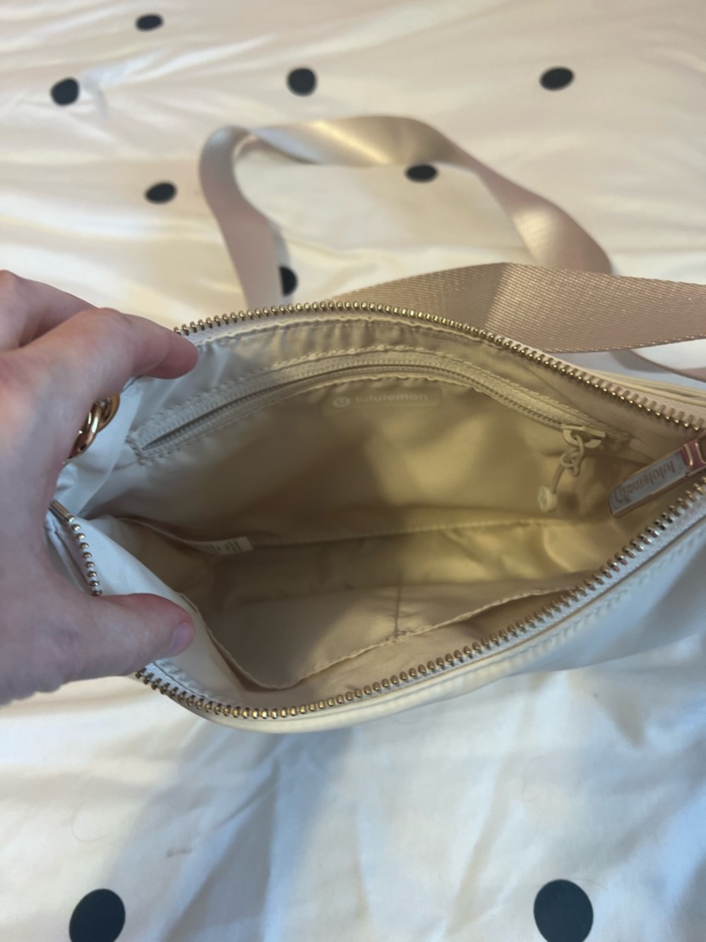 Lululemon city essentials crossbody 3l - Picture 2 of 6